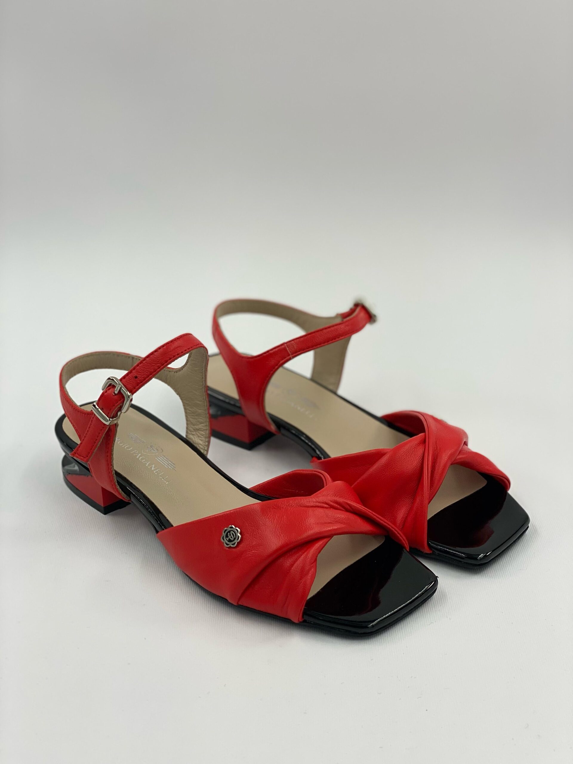 IMG-20250326-WA0039 Sandale me take - Figura 1