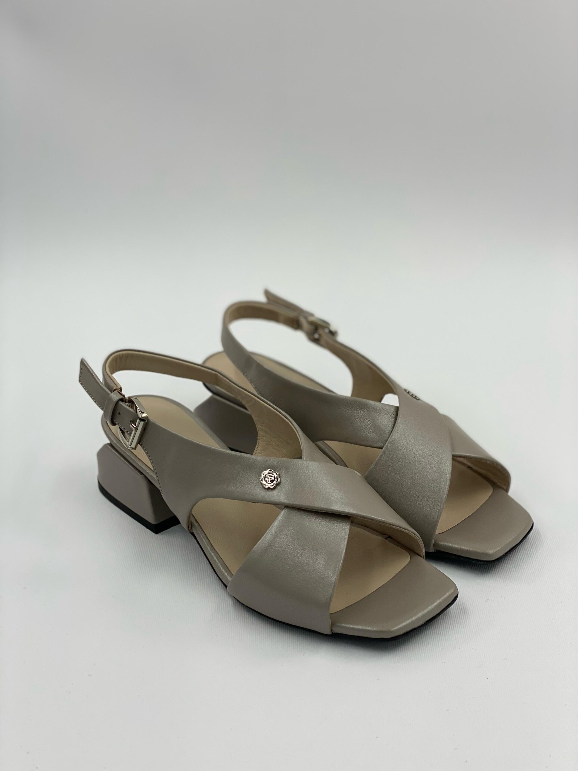 IMG-20250326-WA0046 Sandale me take - Figura 1