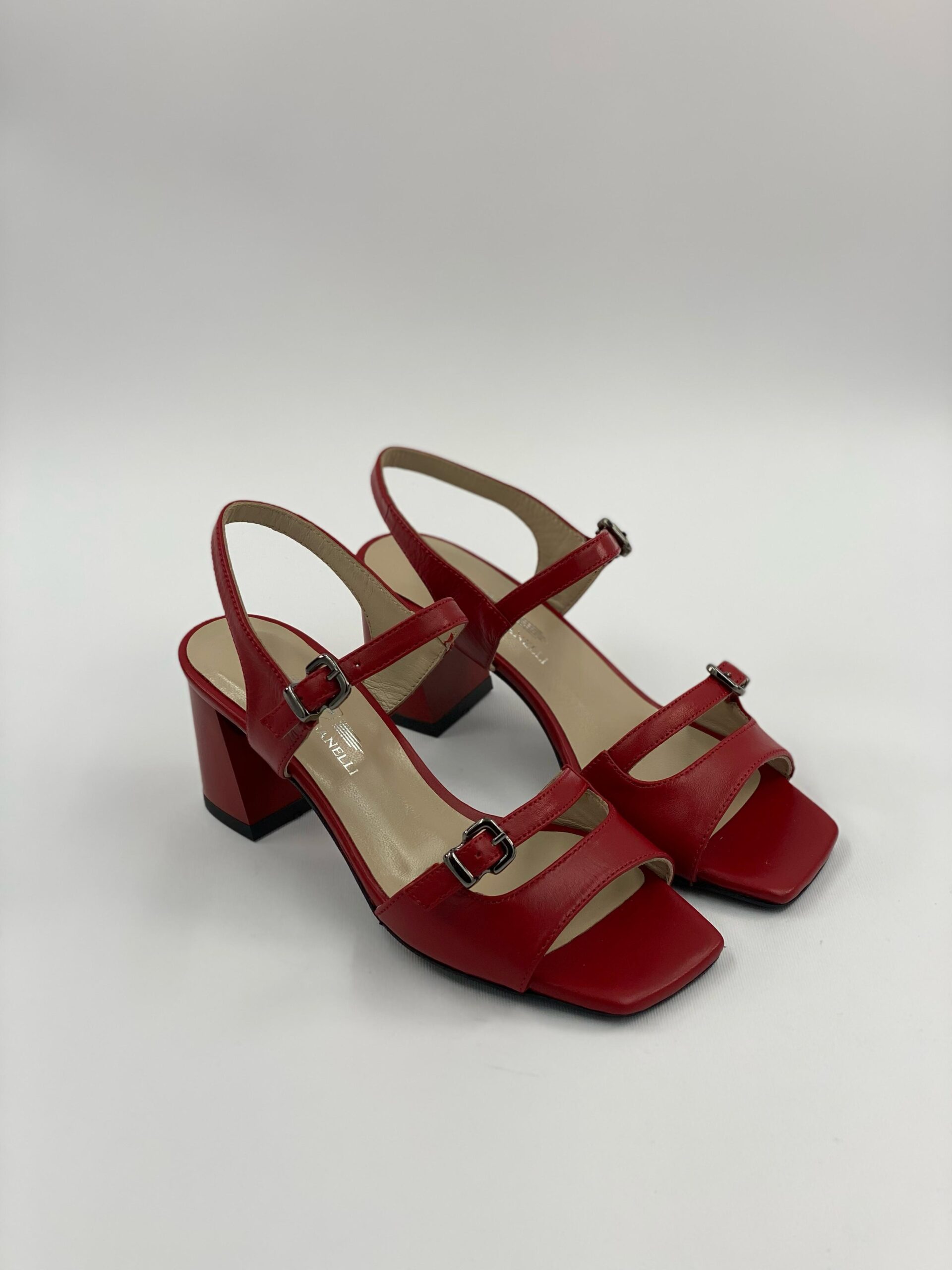 IMG-20250327-WA0036 Sandale me take - Figura 1